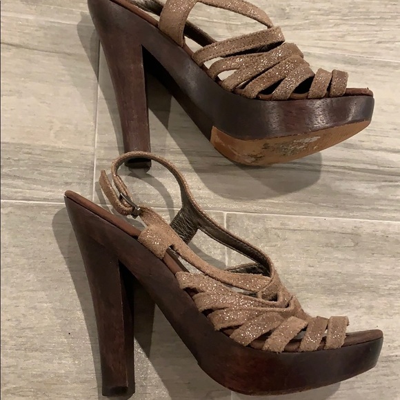 7 for ALL MANKIND platform sandal. Size 6 - Picture 3 of 5